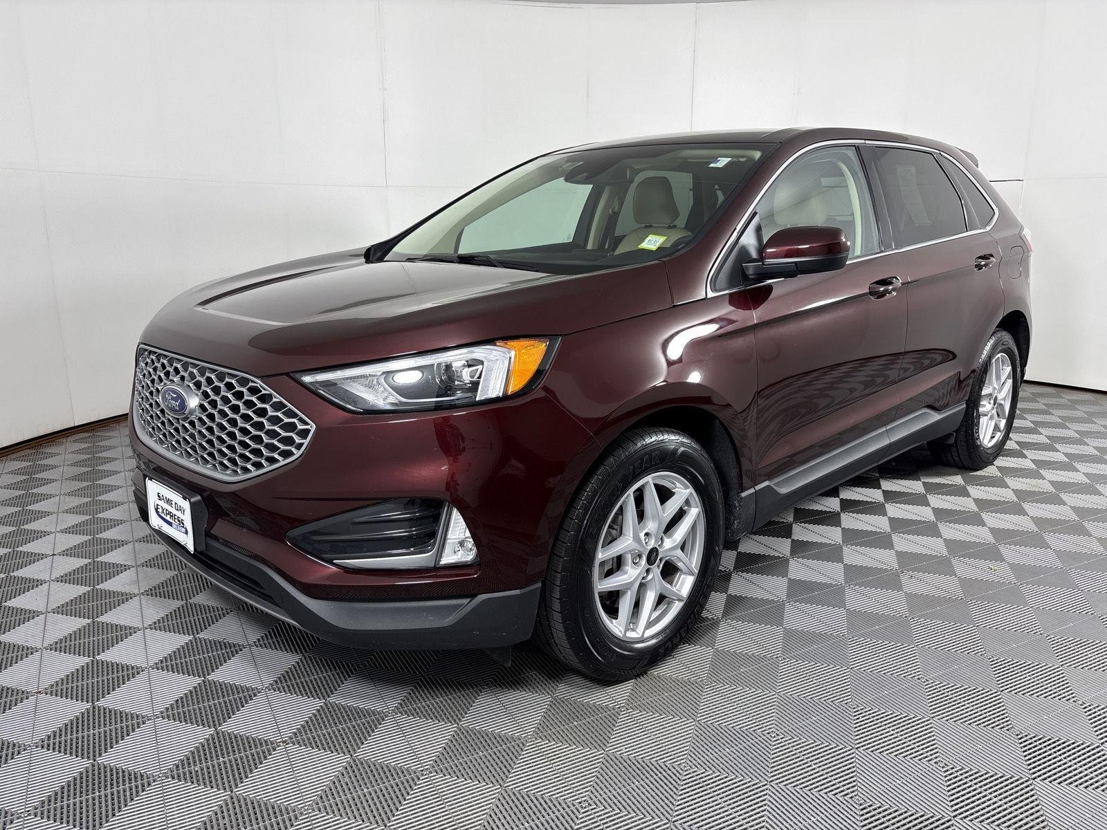 Used 2024 Burgundy Velvet Metallic Tinted Clearcoat Ford SEL image 3