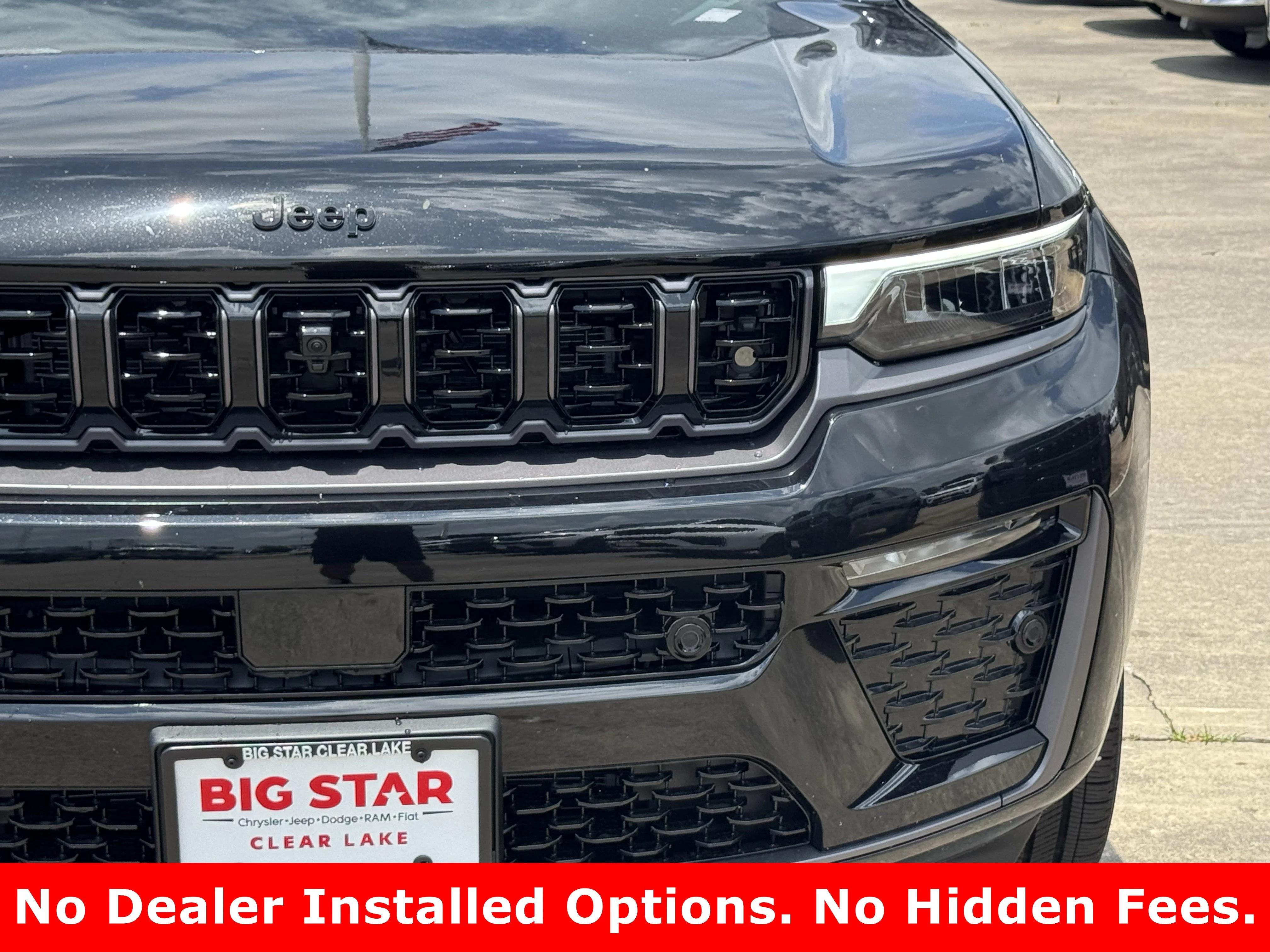 New 2026 Diamond Black Crystal Pearlcoat Jeep Summit image 4