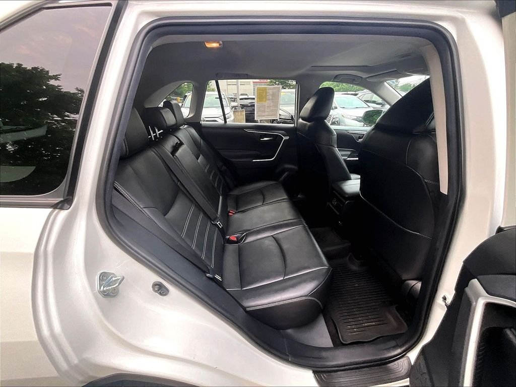 Used 2021 White Toyota XLE Premium image 16