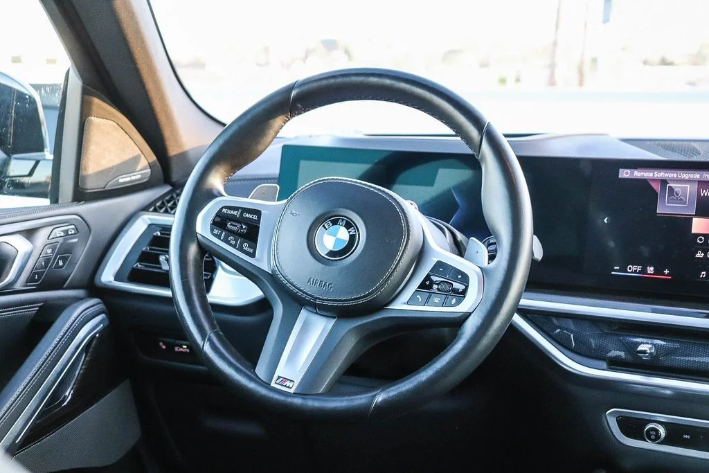 Used 2024 Black BMW xDrive40i image 17