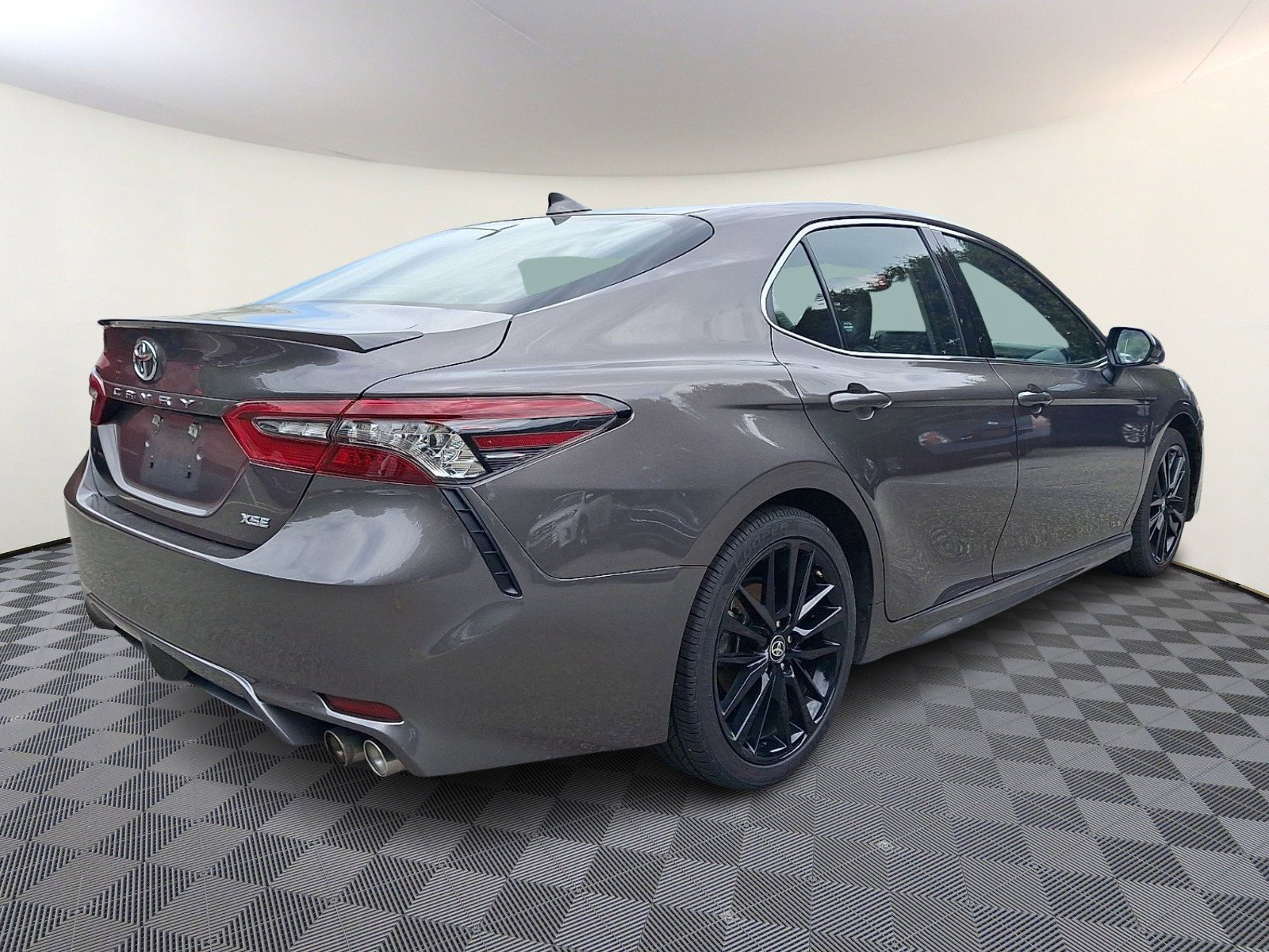 Used 2024 Predawn Gray Mica   1H1 Toyota XSE image 5