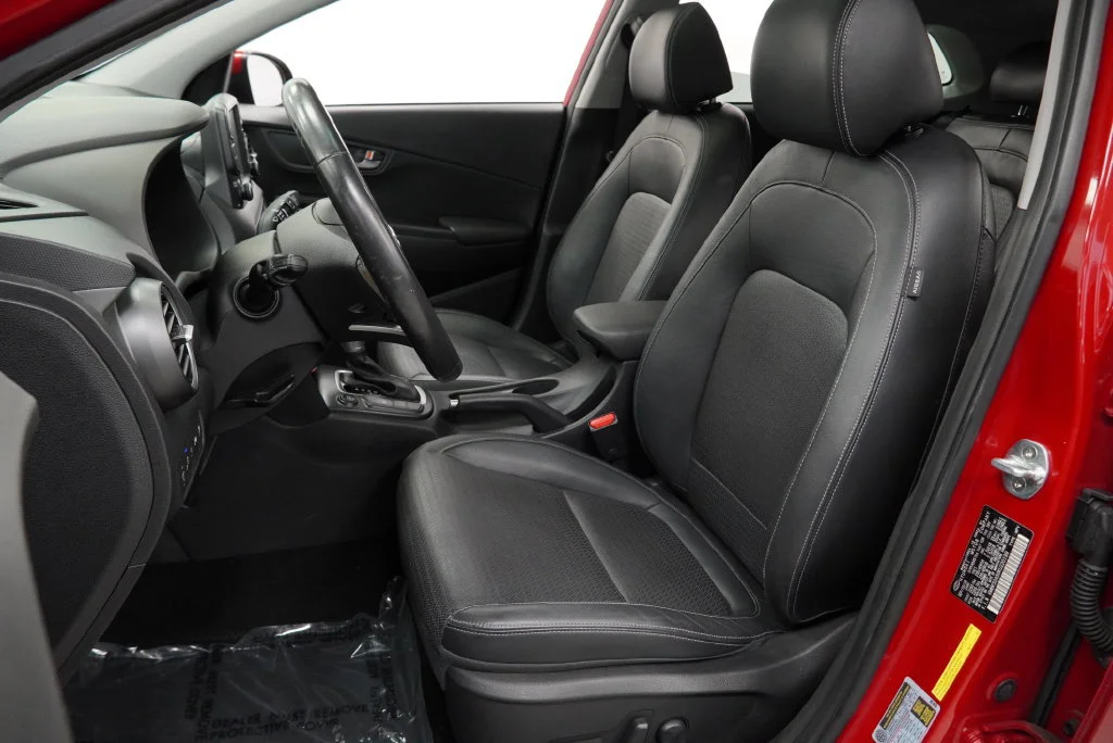 Used 2019 Red Hyundai Ultimate image 4