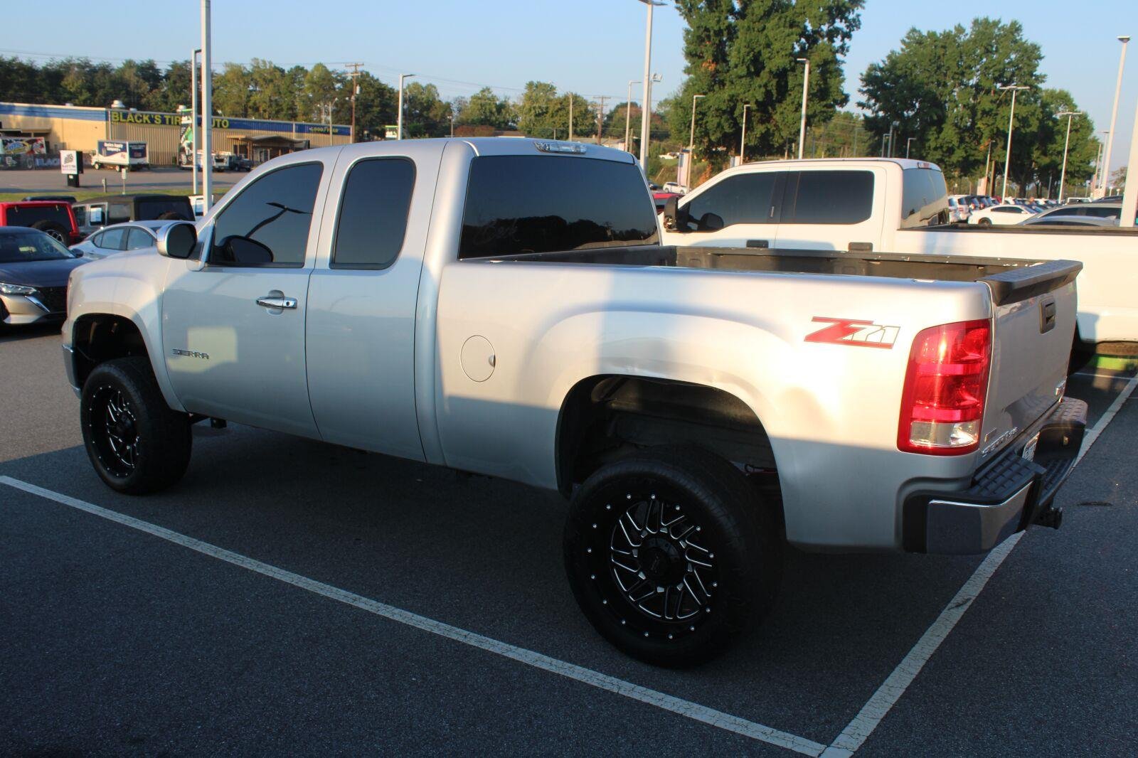 Used 2012 Quicksilver Metallic GMC SLE image 7