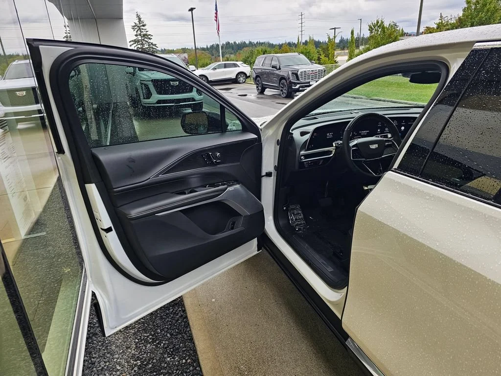 Certified Used 2024 Crystal White Tricoat Cadillac Luxury 2 image 18