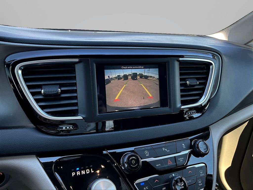 Used 2020 Black Chrysler Touring L image 16