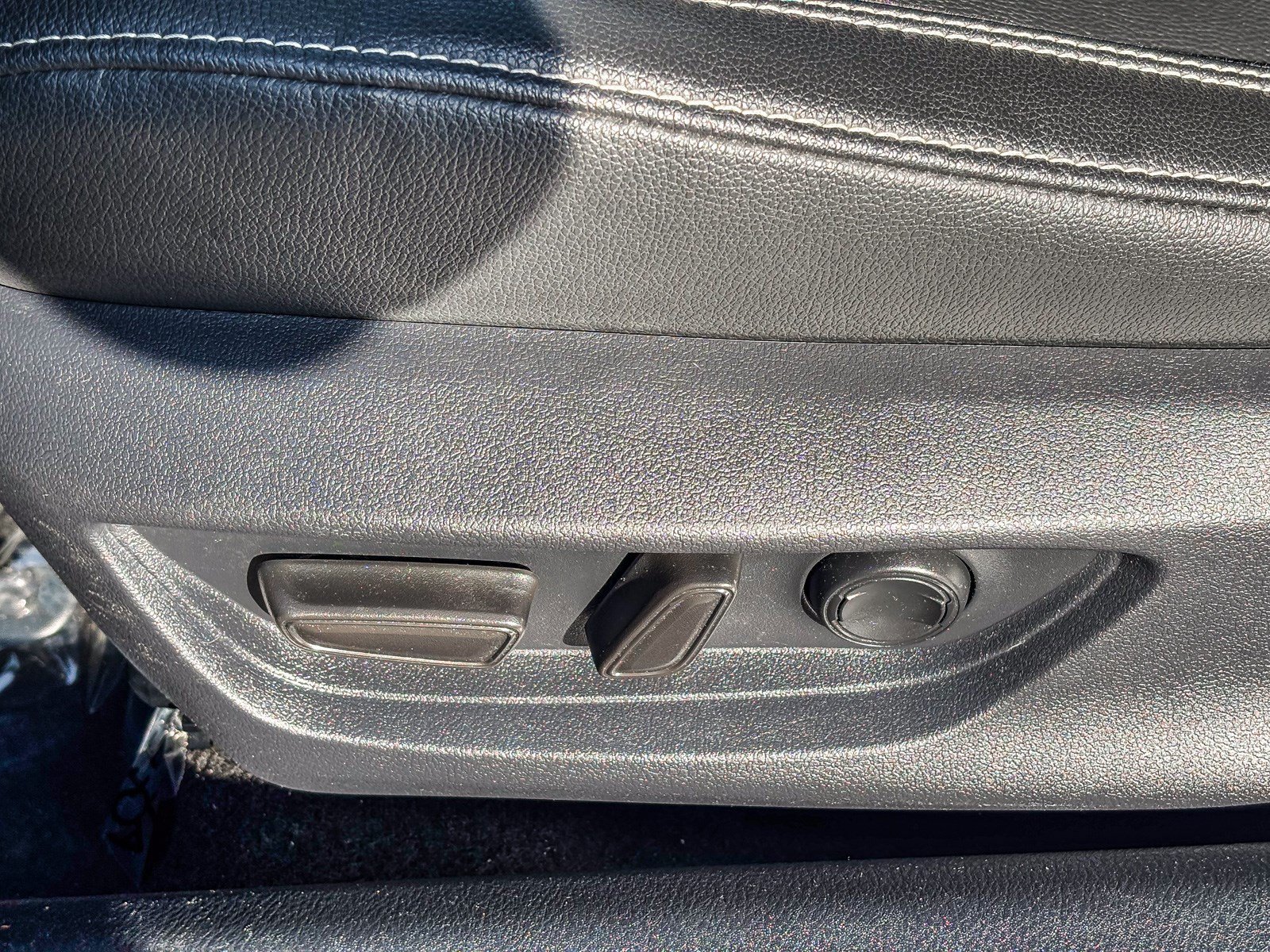 Certified Used 2025 Heavy Metal Toyota SE image 21