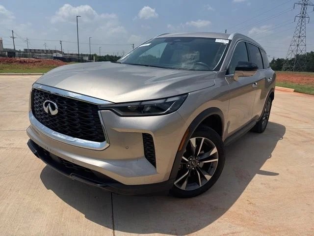 2023 INFINITI QX60 LUXE's photo