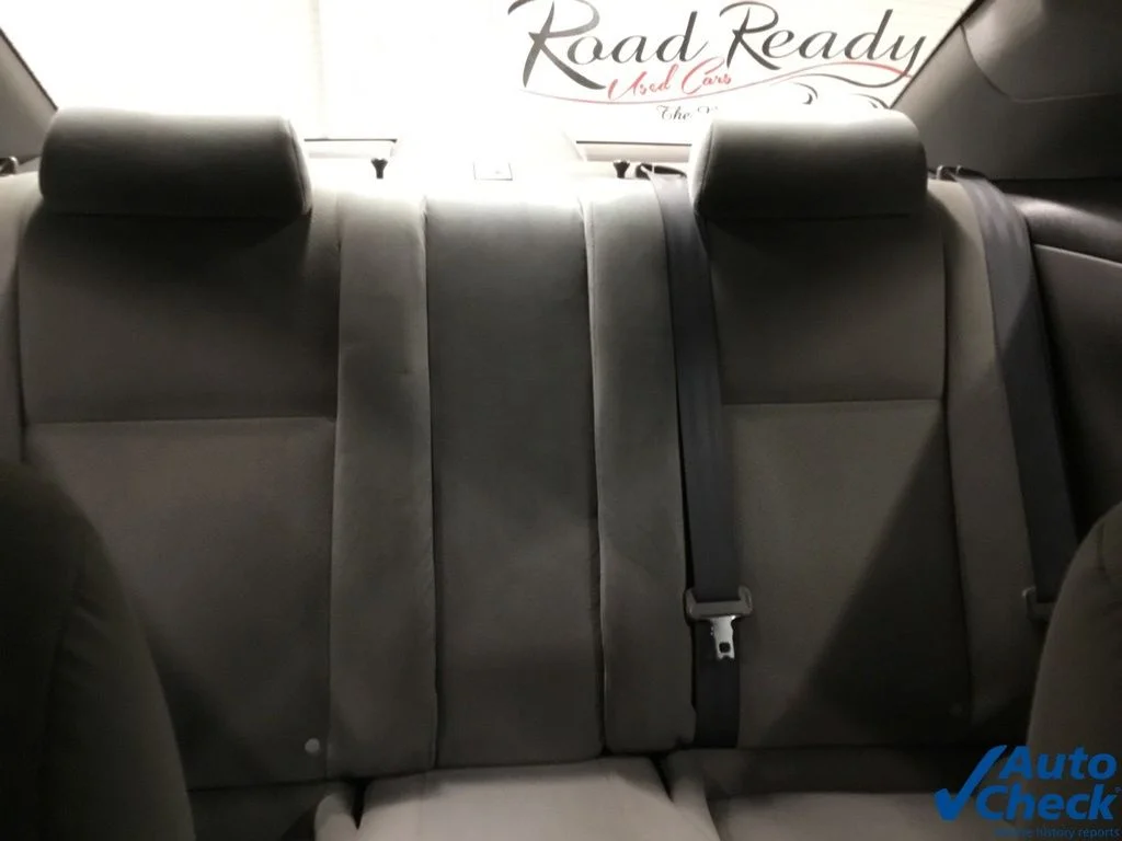 Used 2006 Beige Toyota SE image 24