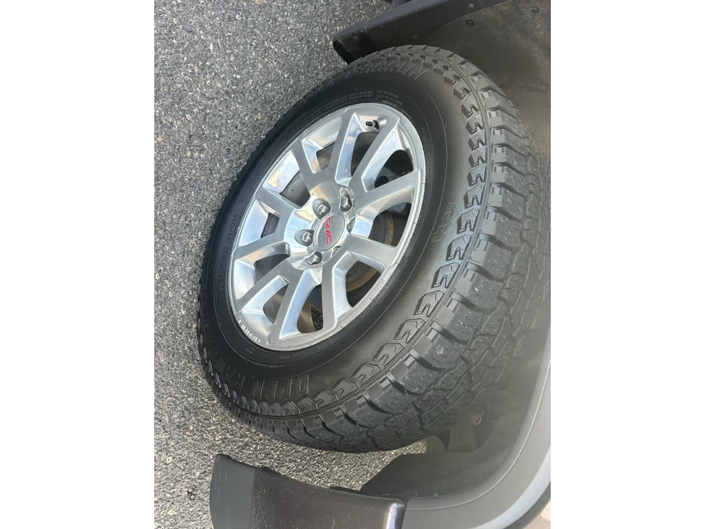 Used 2016 Iridium Metallic GMC Denali image 21