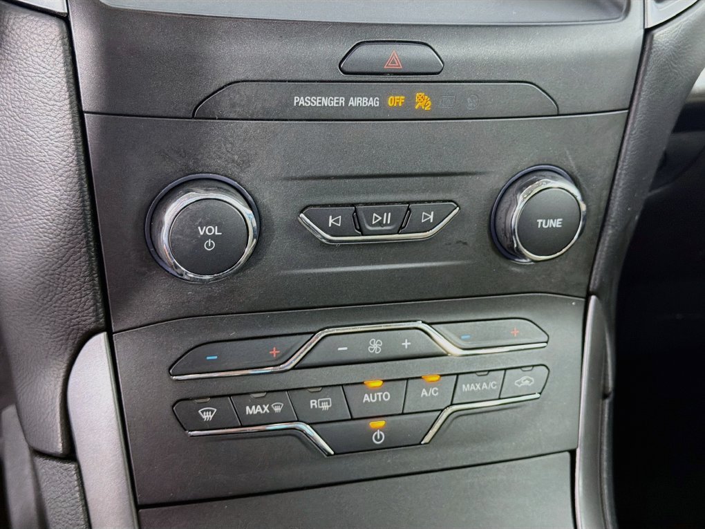 Used 2020 White Ford SE image 20