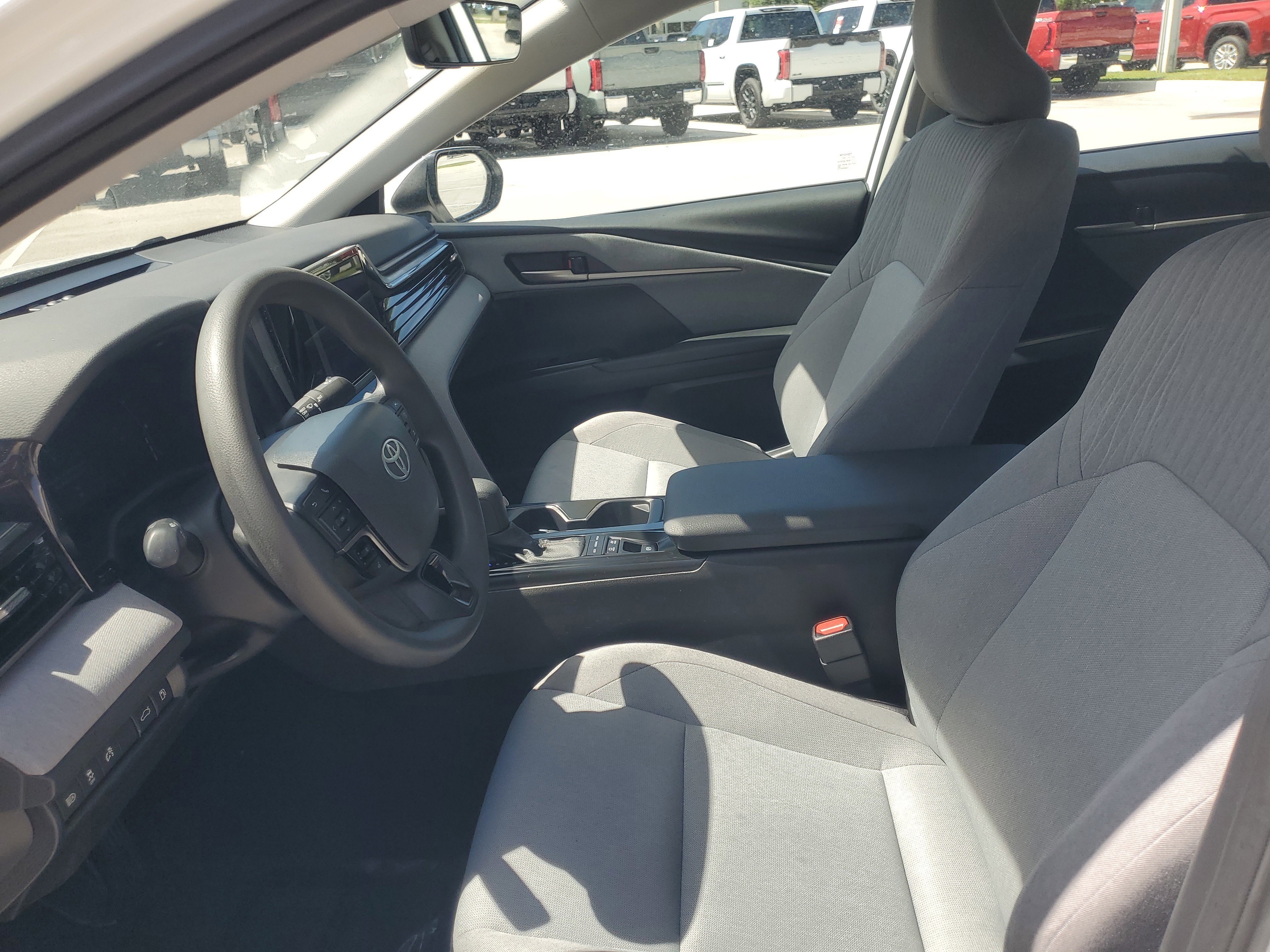 Used 2025 Ice Toyota LE image 15