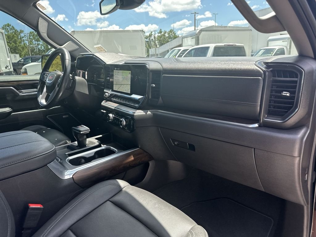 2025 GMC Sierra 1500 SLT - Photo 29