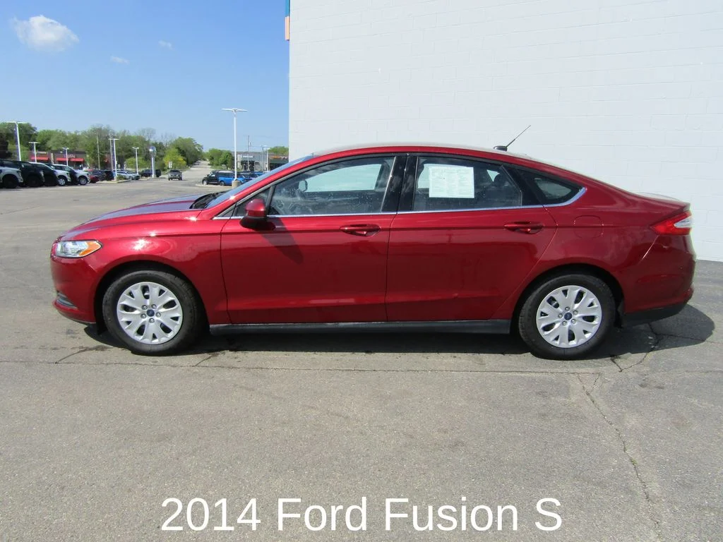 Used 2014 Ruby Red Tinted Clearcoat Ford S image 2