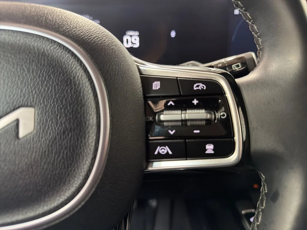 Used 2024 Silver Kia S image 18