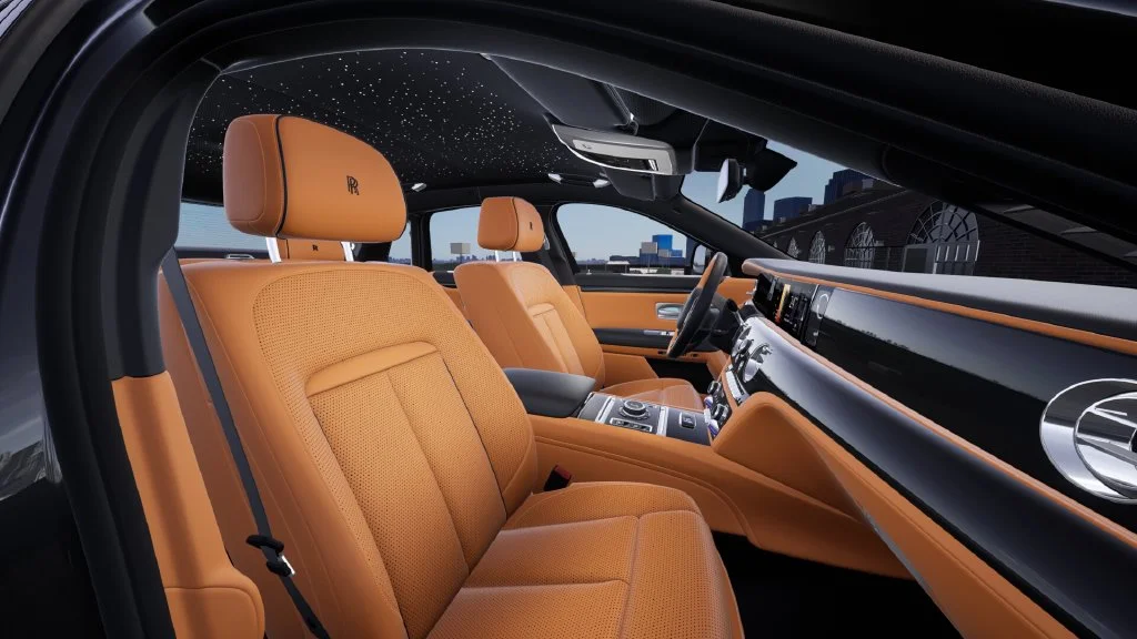 New 2027 Black Rolls-Royce  image 6