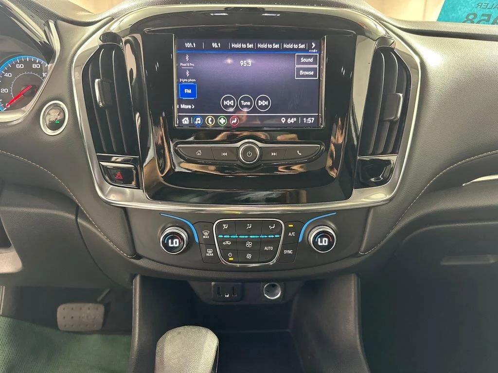 Used 2021 Summit White Chevrolet LS image 26