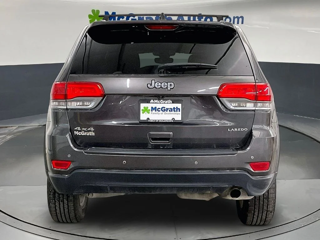 Used 2017 Gray Jeep Laredo image 6