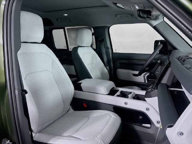 Used 2026 Green Land Rover S image 26