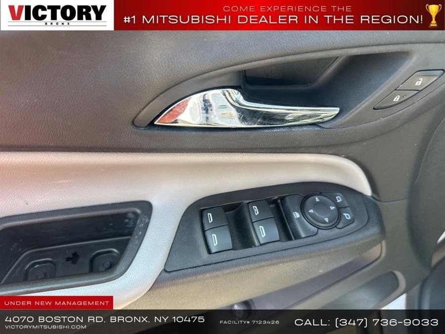 Used 2023 White Chevrolet LT image 25