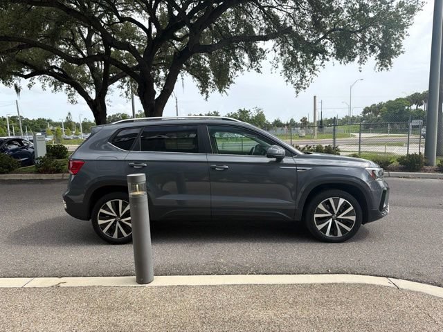 Used 2024 Pure Gray Volkswagen SE image 3