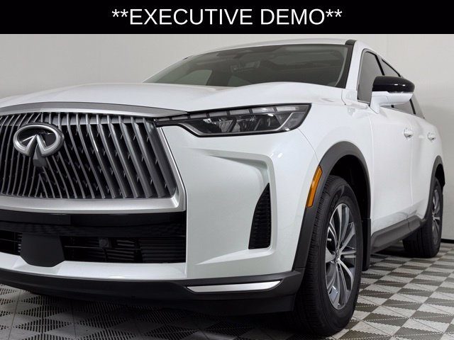Used 2026 White INFINITI PURE image 5