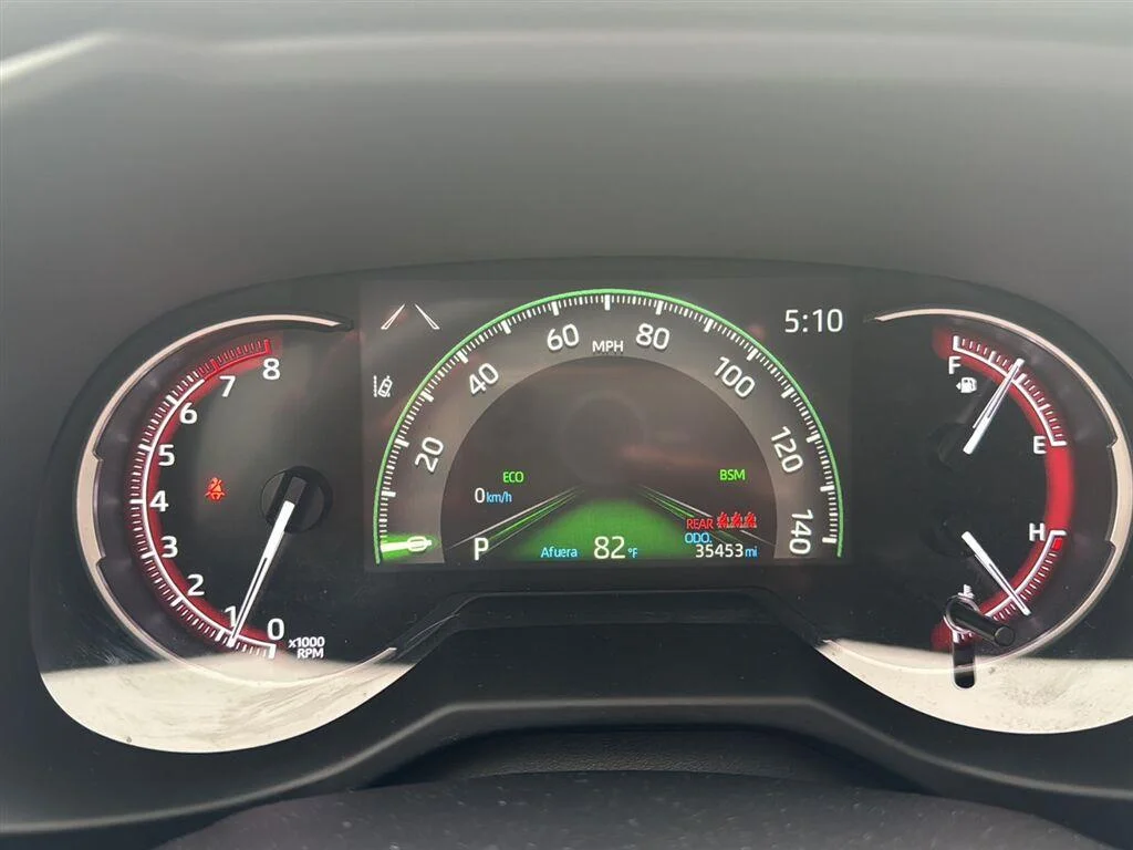 Used 2025 Ruby Flare Pearl Toyota XLE image 6