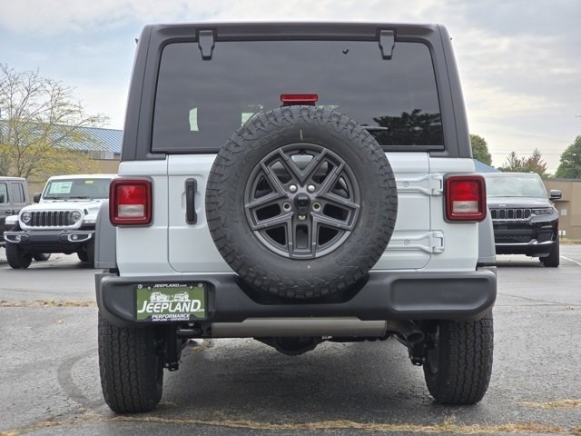 New 2026 Bright White Clear-Coat Exterior Paint Jeep Sport S image 26