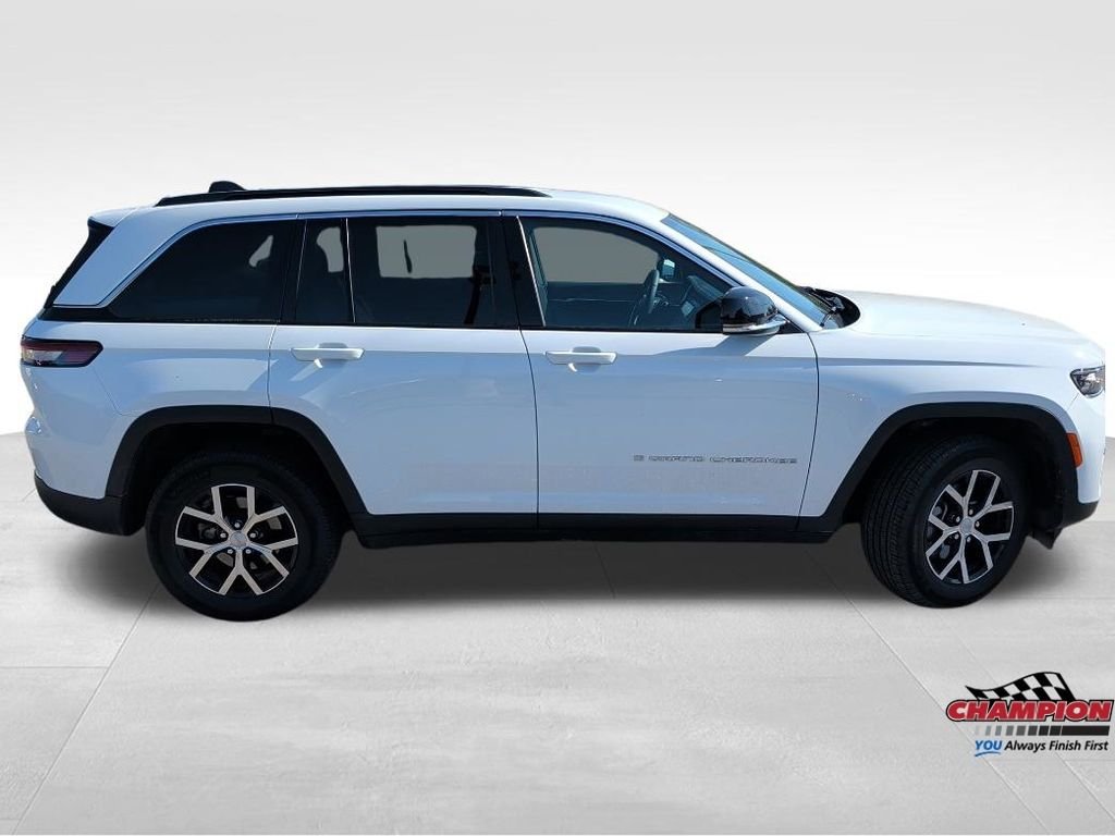 Used 2025 White Jeep Limited image 6