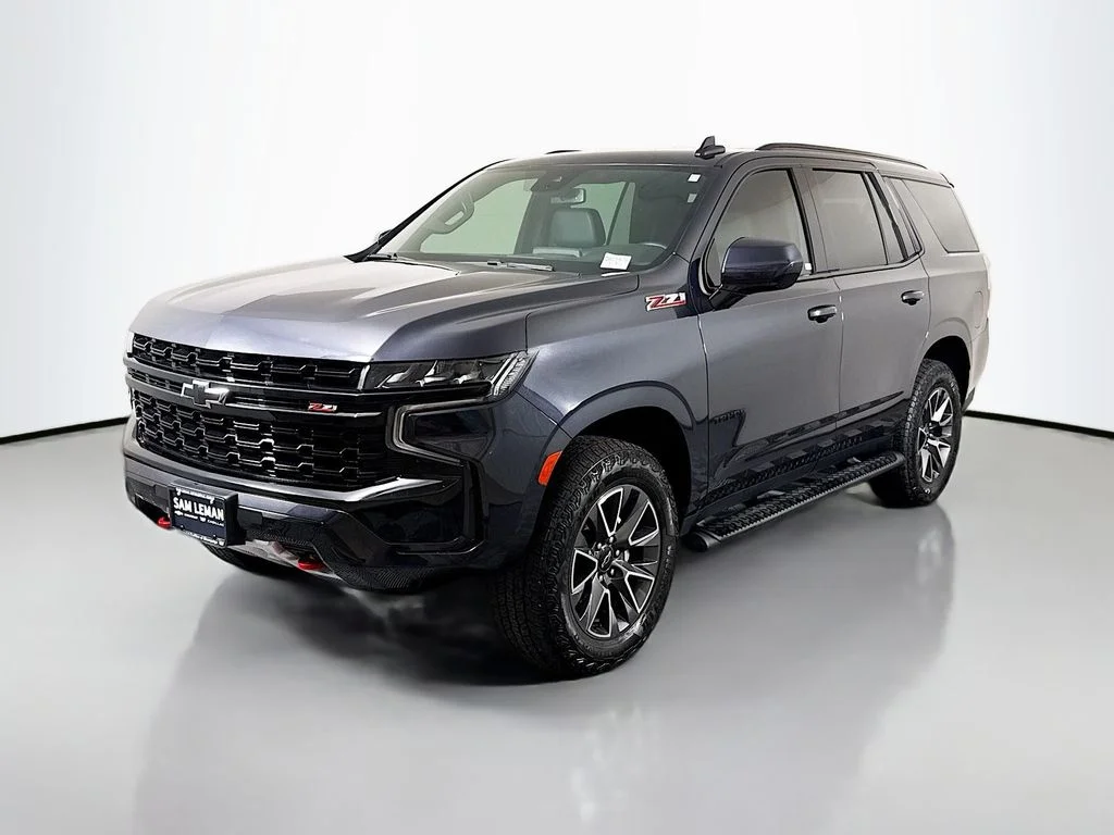 Used 2024 Gray Chevrolet Z71 image 3