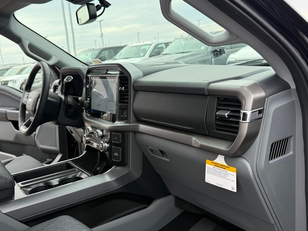 New 2026 Agate Black Metallic Ford XLT image 16