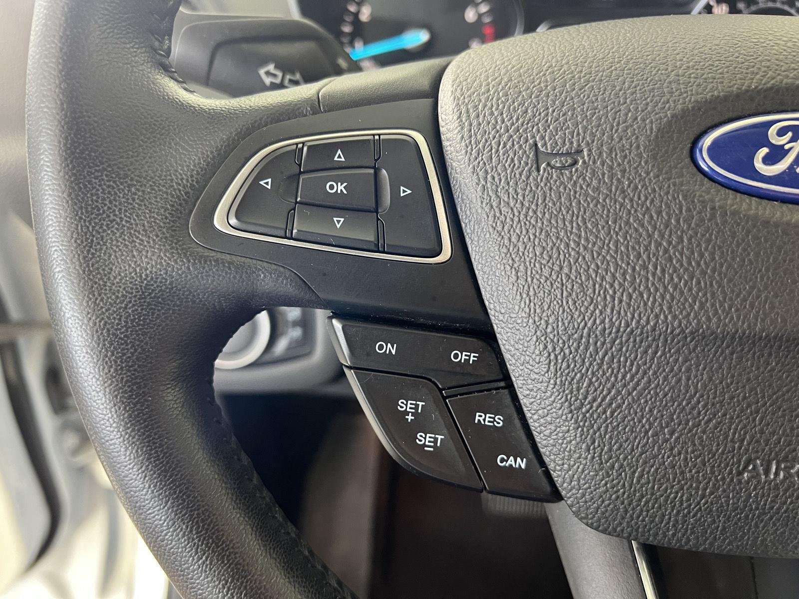 Used 2019 Oxford White Ford SEL image 10
