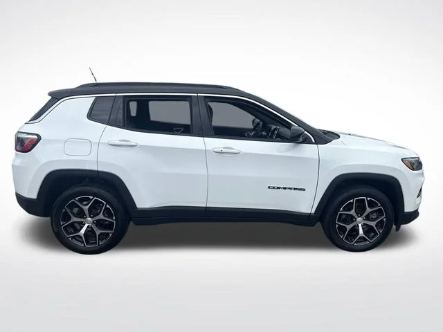 Used 2024 White Jeep Limited image 9