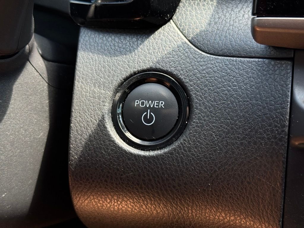 2025 Toyota Camry LE - Photo 32