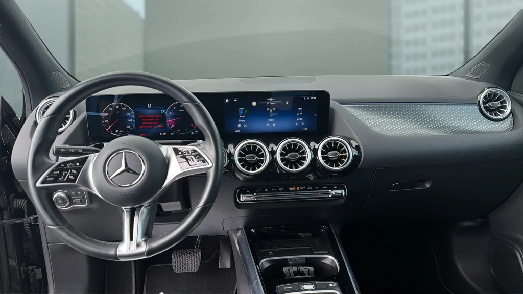 Used 2025 Black Mercedes-Benz GLA 250 image 21