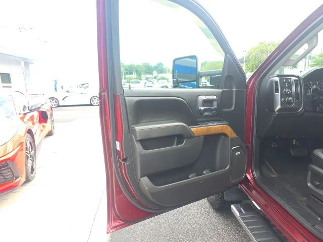 Used 2016 Red Chevrolet LTZ image 14