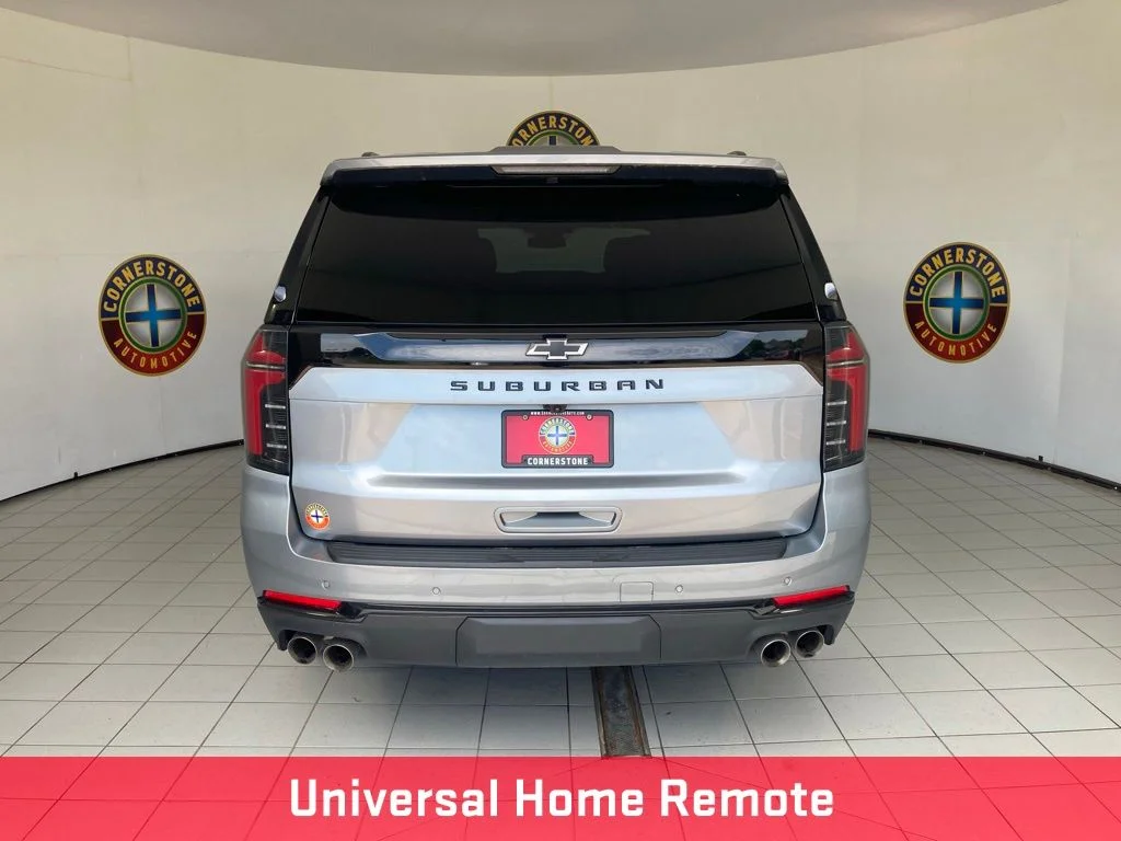Used 2025 Gray Chevrolet Z71 image 23
