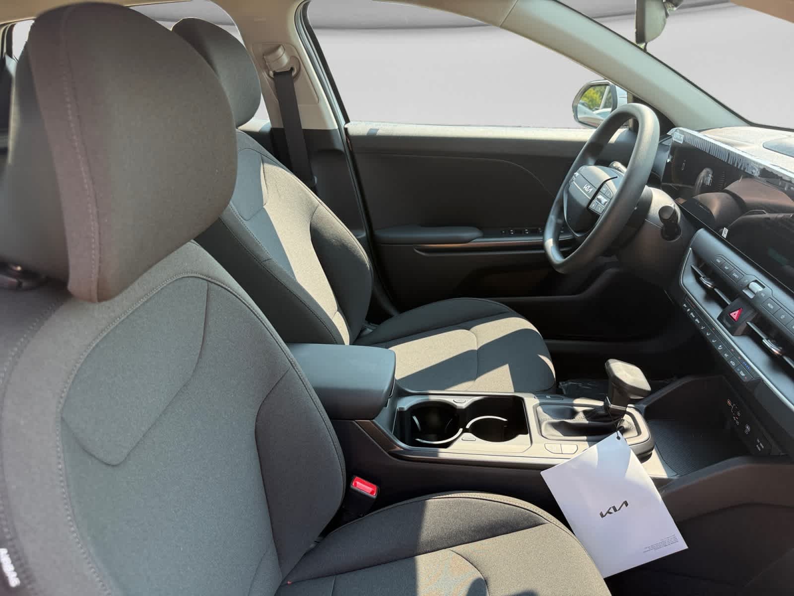New 2026 SNOW WHITE PEARL Kia LX image 20
