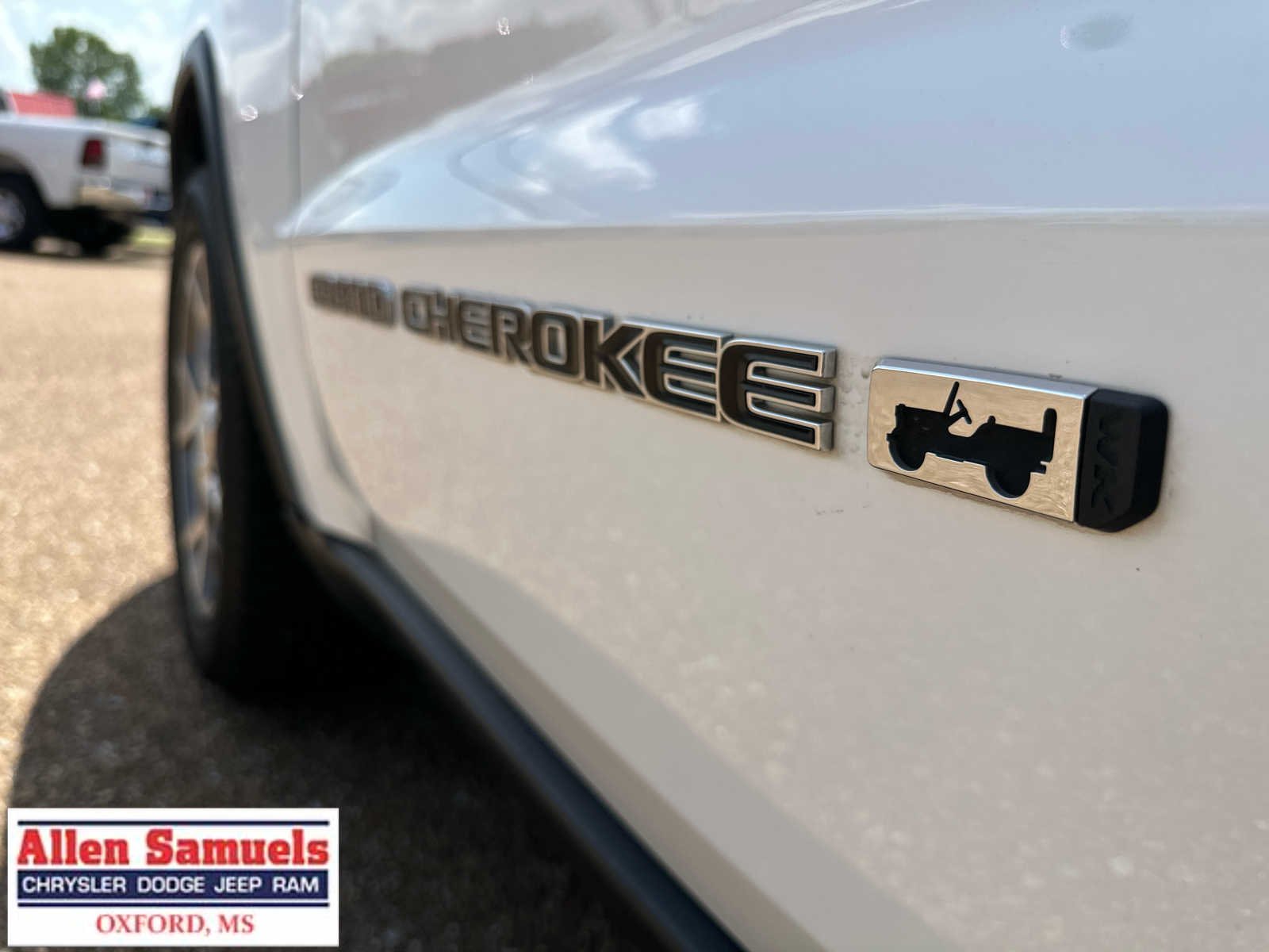 Used 2022 Bright White Clearcoat Jeep Limited image 58
