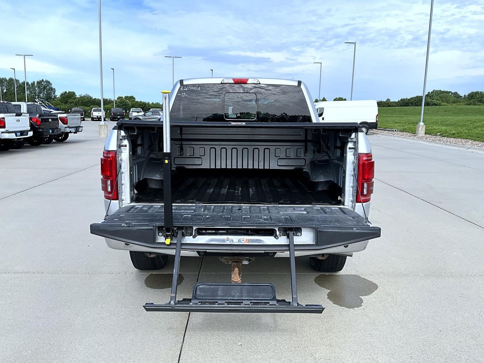 Used 2017 Silver Ford Lariat image 22