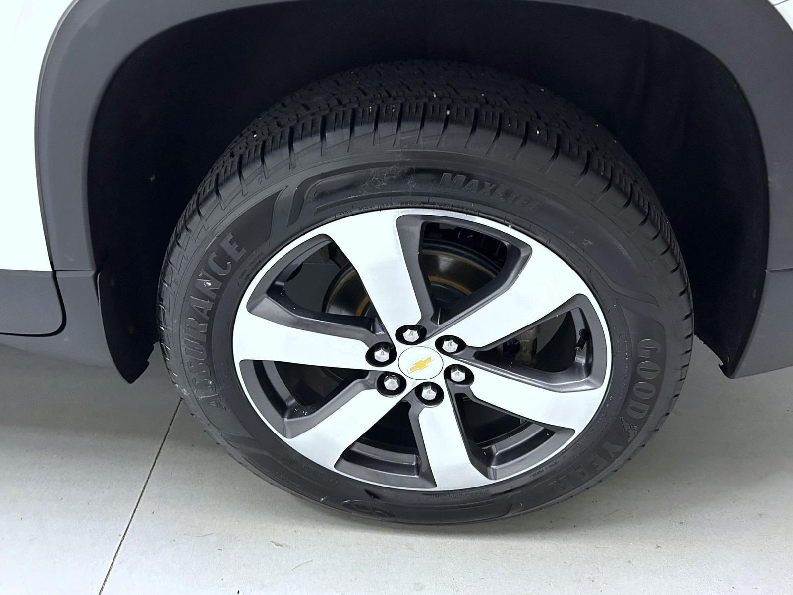 Used 2019 White Chevrolet 3LT image 23