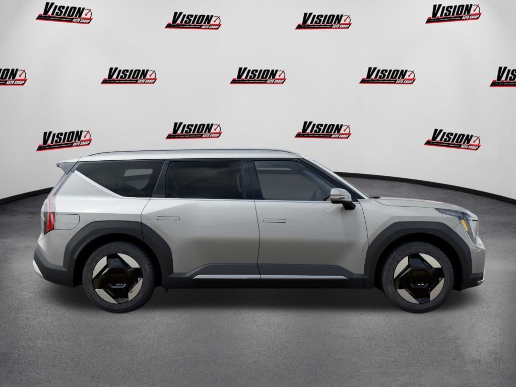 New 2026 Ivory Silver Kia Wind AWD image 7