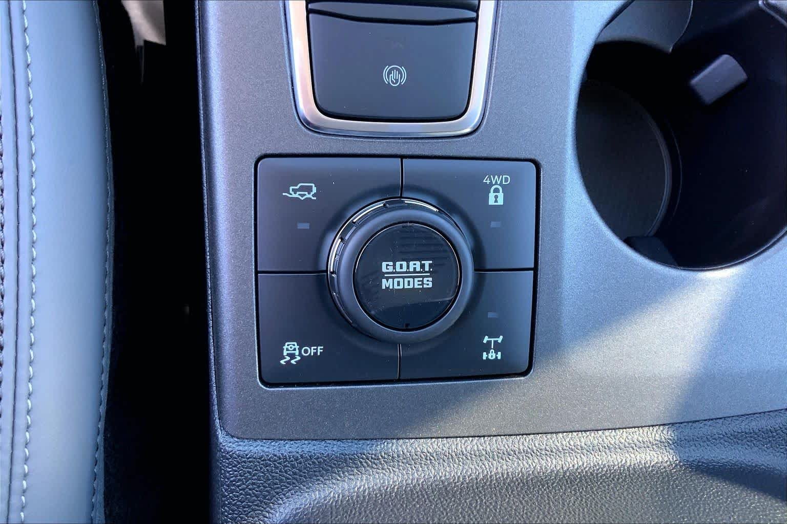 New 2025 Carbonized Gray Metallic Ford Badlands image 20