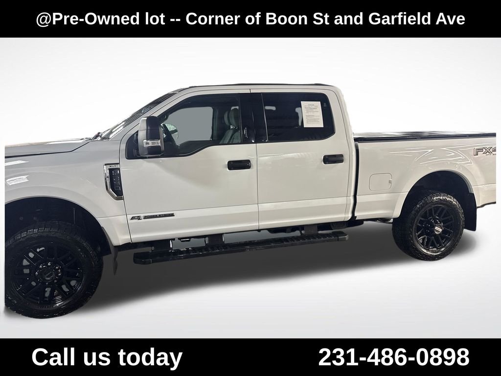 Used 2022 White Ford XLT image 2