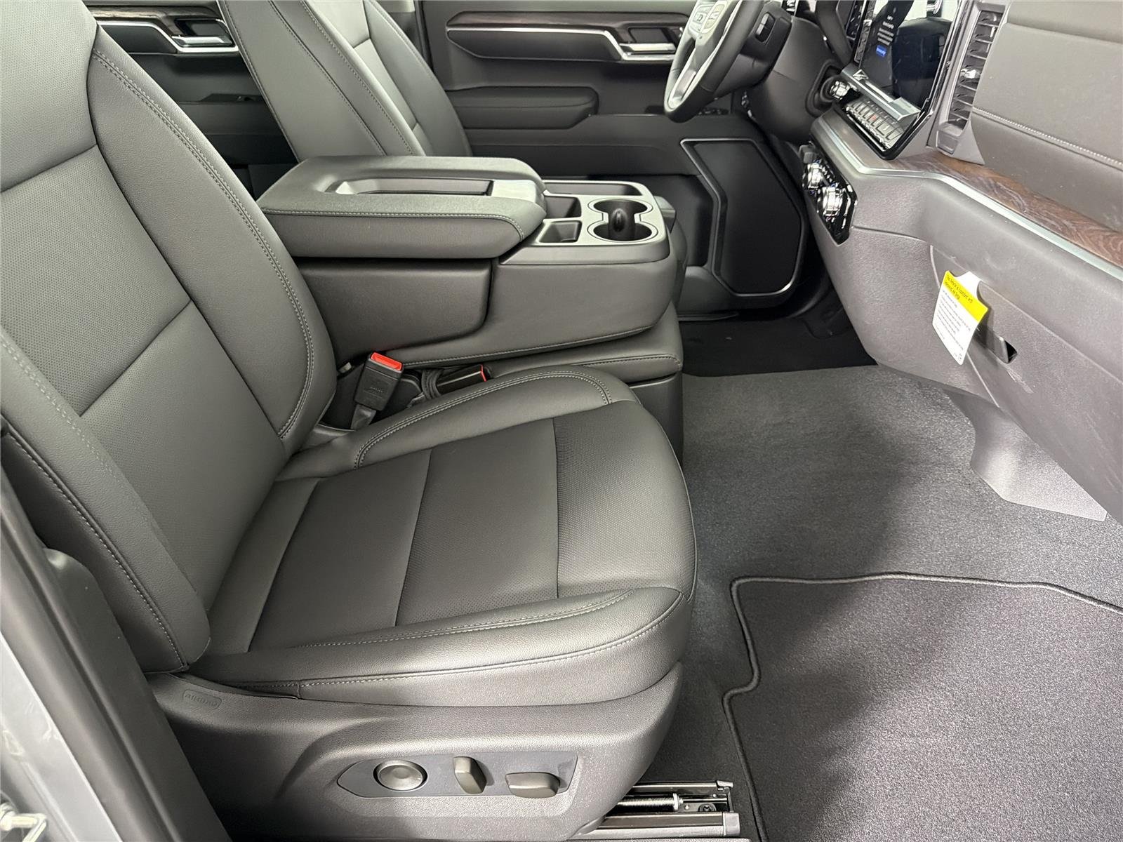 2026 GMC Sierra 1500 SLT - Photo 11