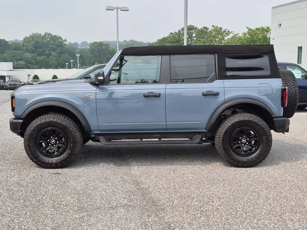 Used 2023 Azure Gray Metallic Tri-Coat Ford Wildtrak image 5