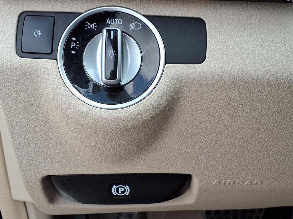 Used 2014 White Mercedes-Benz E 350 image 25