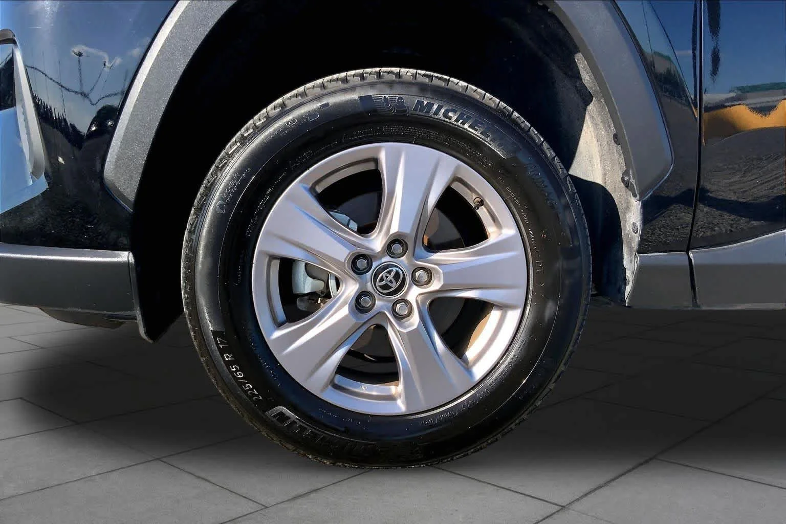 Used 2025 Midnight Black Metallic Toyota XLE image 11