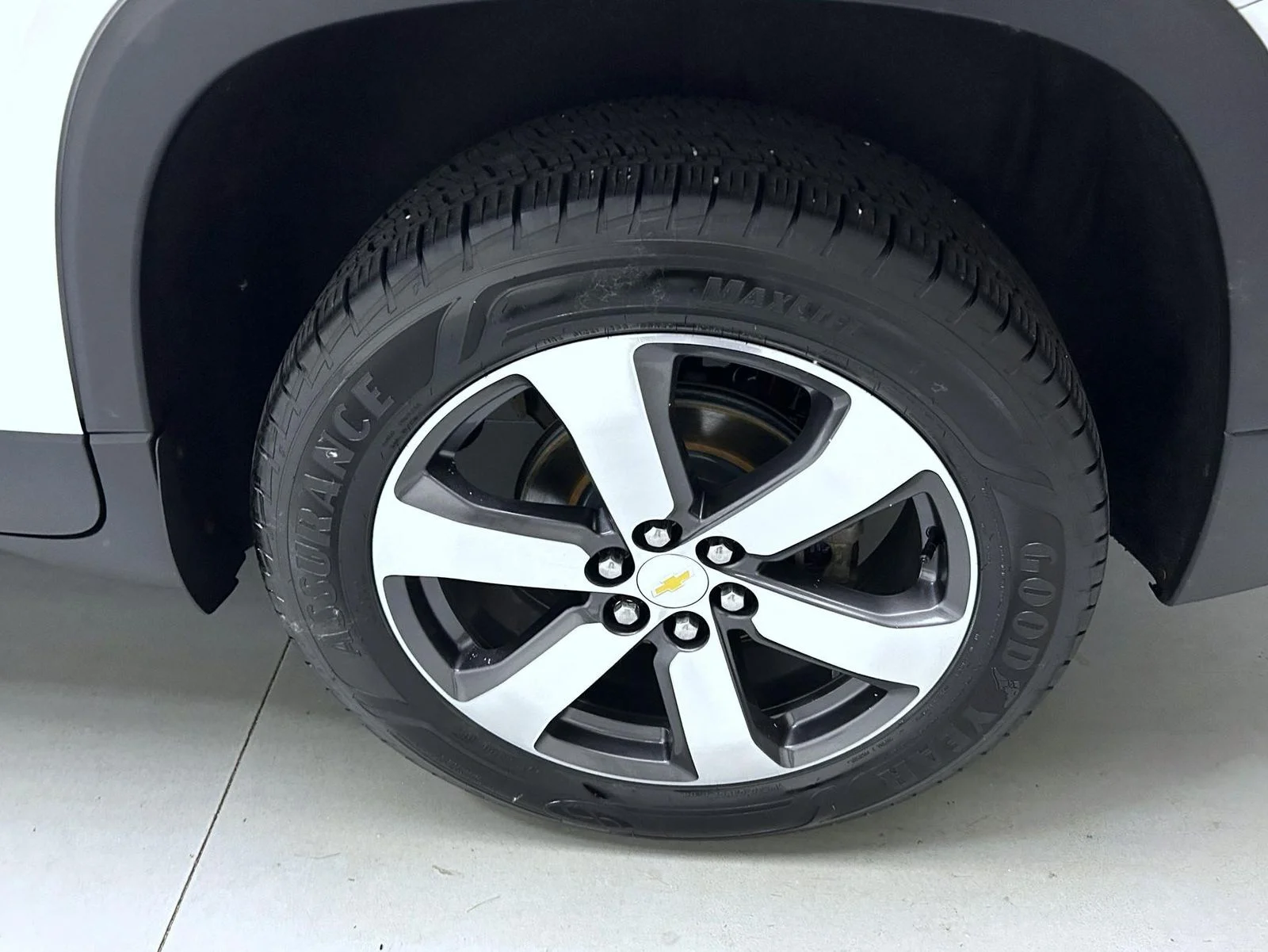 Used 2019 White Chevrolet 3LT image 23