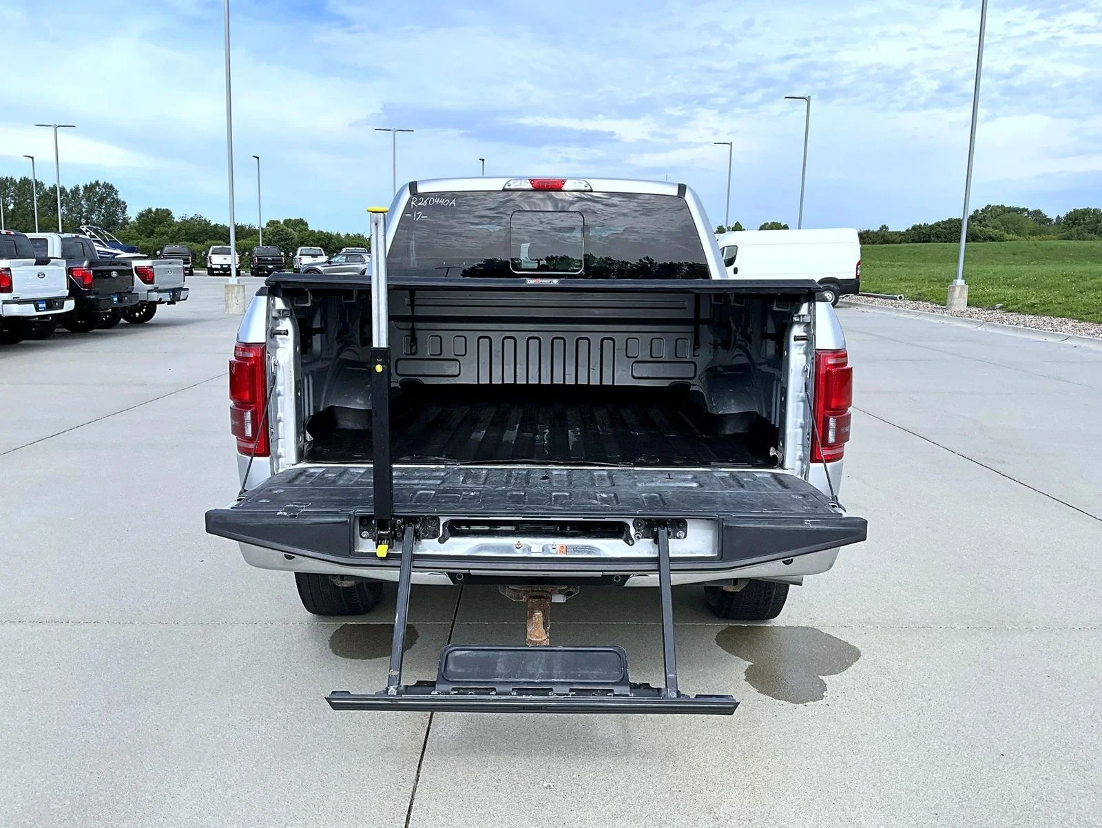 Used 2017 Silver Ford Lariat image 22
