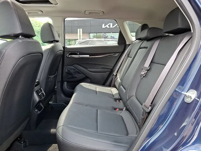 Used 2022 Blue Kia EX image 11
